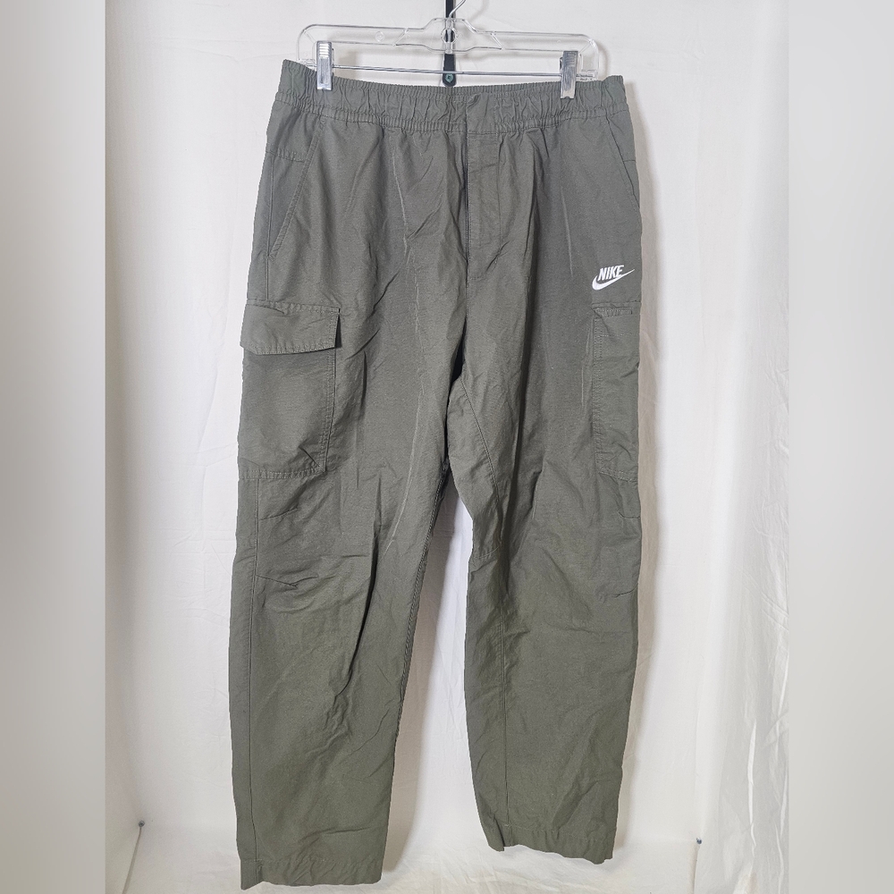 Nike Sportswear Men's Unlined Utility Cargo Pants Size XL Olive